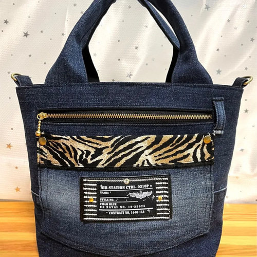 ショルダーバッグ　ハンドメイド　デニムリメイク　ブラック　ラクガキ【新品デニム】 ショルダーバッグ バッグ ハンドメイド デニムリメイク マイクロバッグ