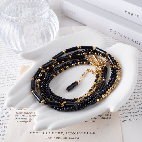 ブラックオニキス×ゴールドの3連ネックレス チョーカーにも 重ね付け