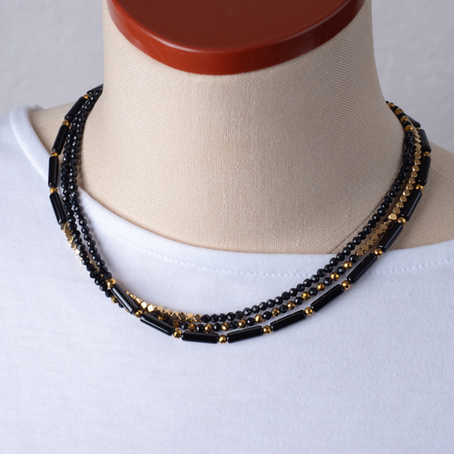 ブラックオニキス×ゴールドの3連ネックレス チョーカーにも 重ね付け