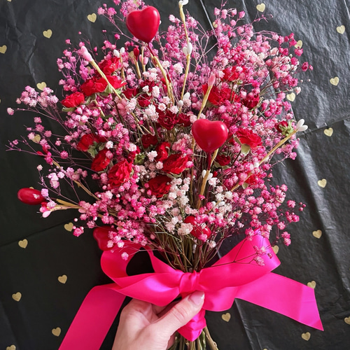 花束とハートのパッチタペストリー　ブーケ　約80×82 ブーケ　バレンタイン heartful bouquet ハートのブーケ かすみ草 バラ ドライフラワーブーケ
