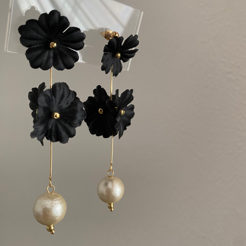 ブラック フラワー 黒 花びら 大ぶり コットンパール ブライダル