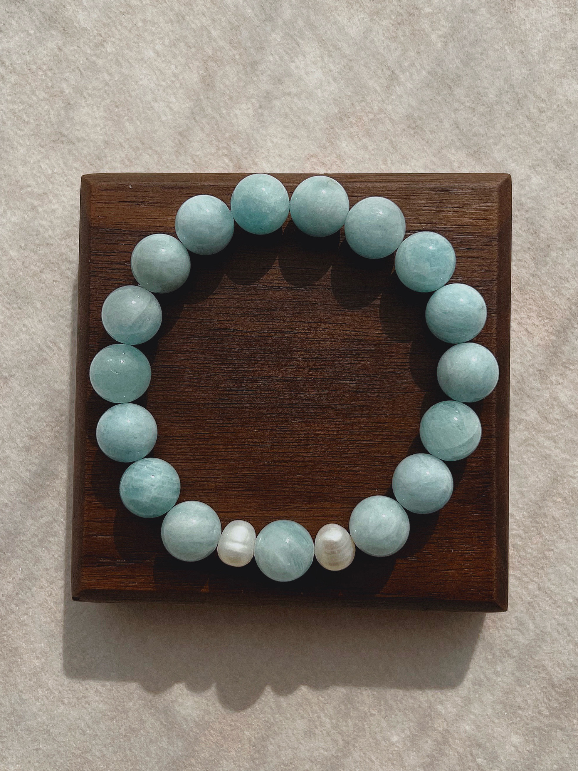 Luz アクアマクリスタルブレスレット｜高品質10mm天然石×淡水パール｜北欧ミニマル