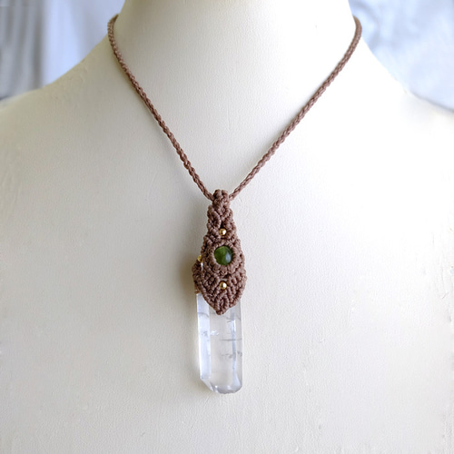 ペリドット（アメリカ産）水晶ポイント原石 （ブラジル産）マクラメ