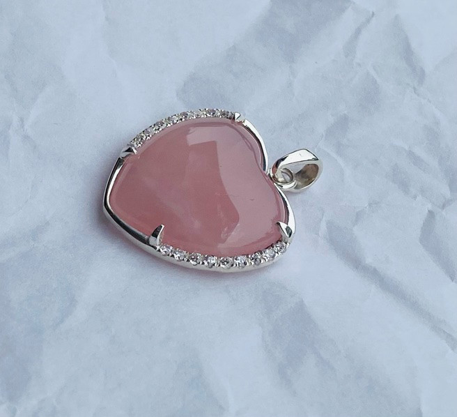 【ハート型ローズクォーツ】ジルコニアダイヤモンド★シルバー９２５ペンダント