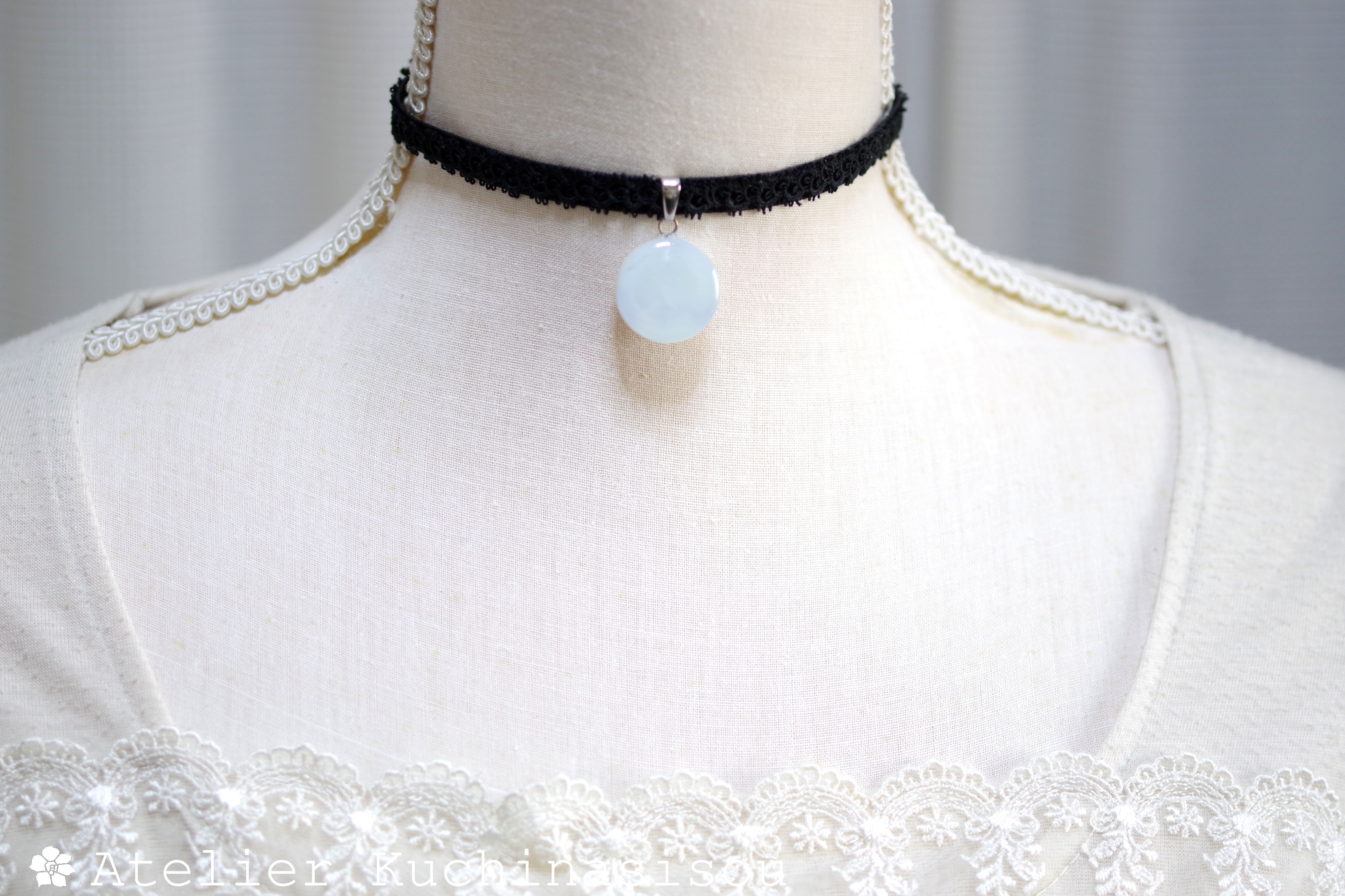 【受注製作】レジンアート　ラウンドモチーフとタティングレースとベルベットリボンのチョーカー〈甘やかな静寂〉