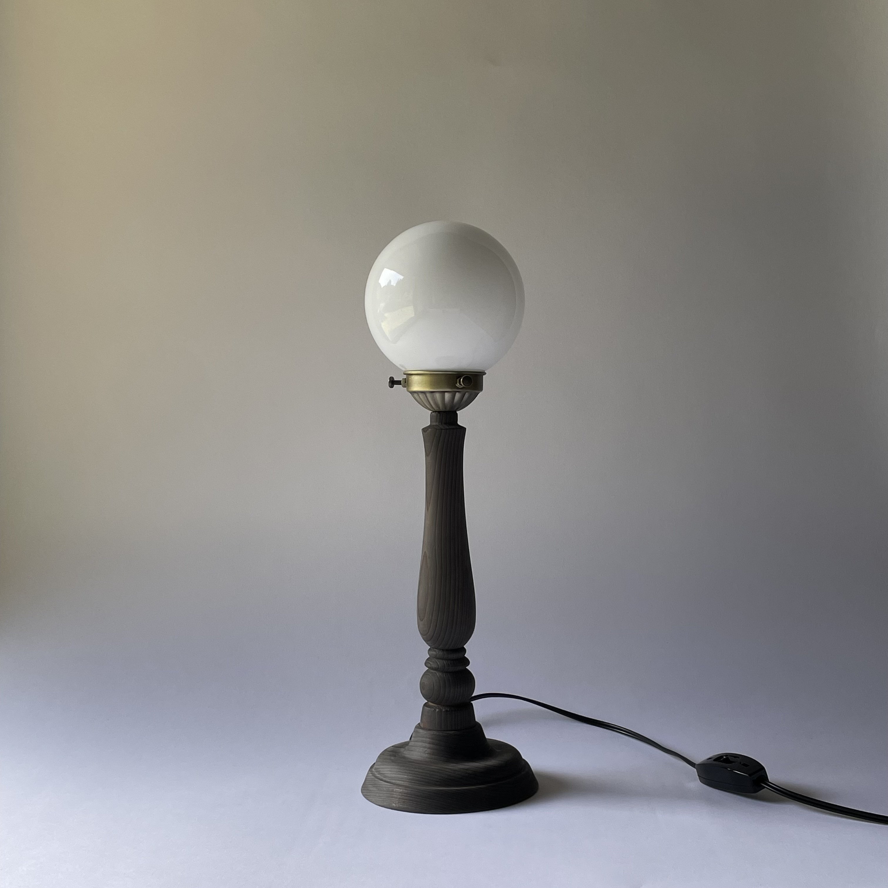 テーブルライト　ガラスシェード　杉　柿渋鉄媒染