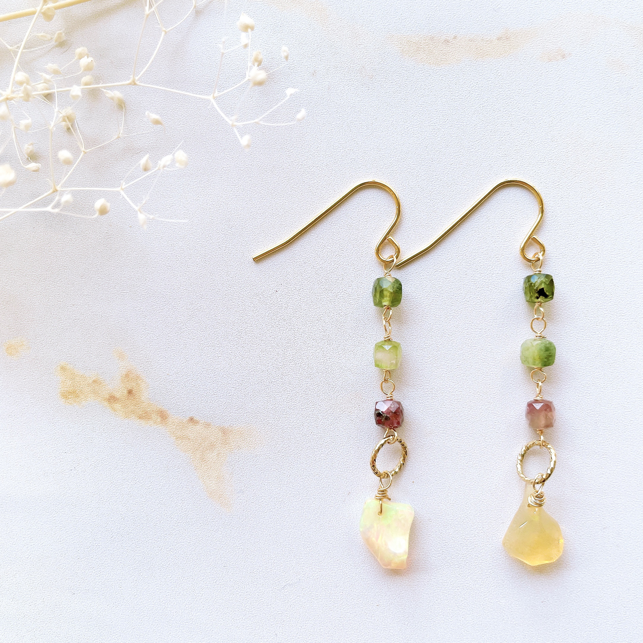 エチオピアオパール×トルマリンの大人カジュアルピアス