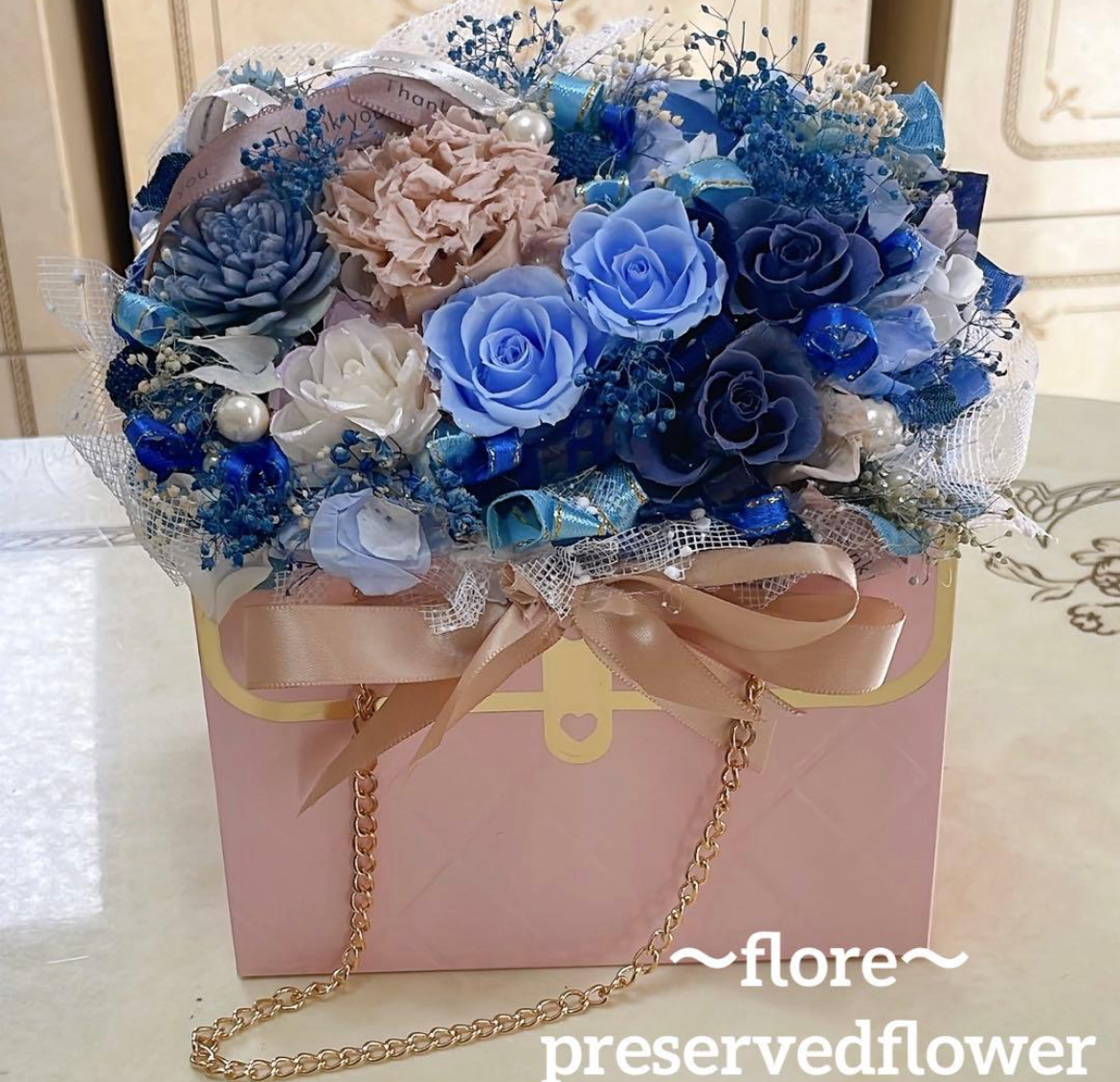 【送料無料、ラッピング込み】✨ハンドバックチェーン付き✨バラミックスプリザーブドフラワーアレンジメント✨✨