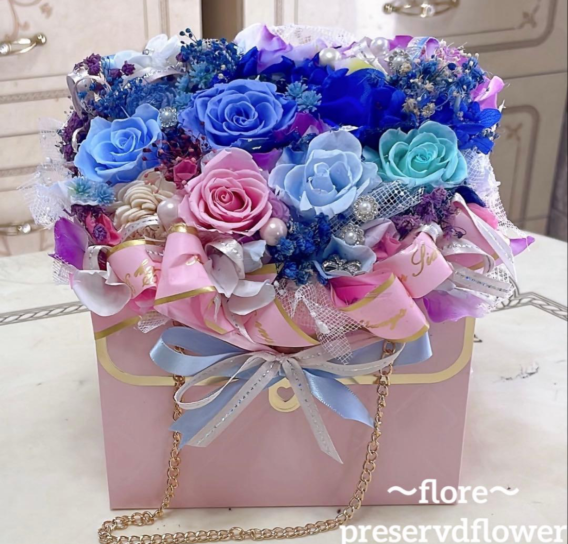 【送料無料、ラッピング込み】✨ハンドバックチェーン付き✨バラミックスプリザーブドフラワーアレンジメント✨✨