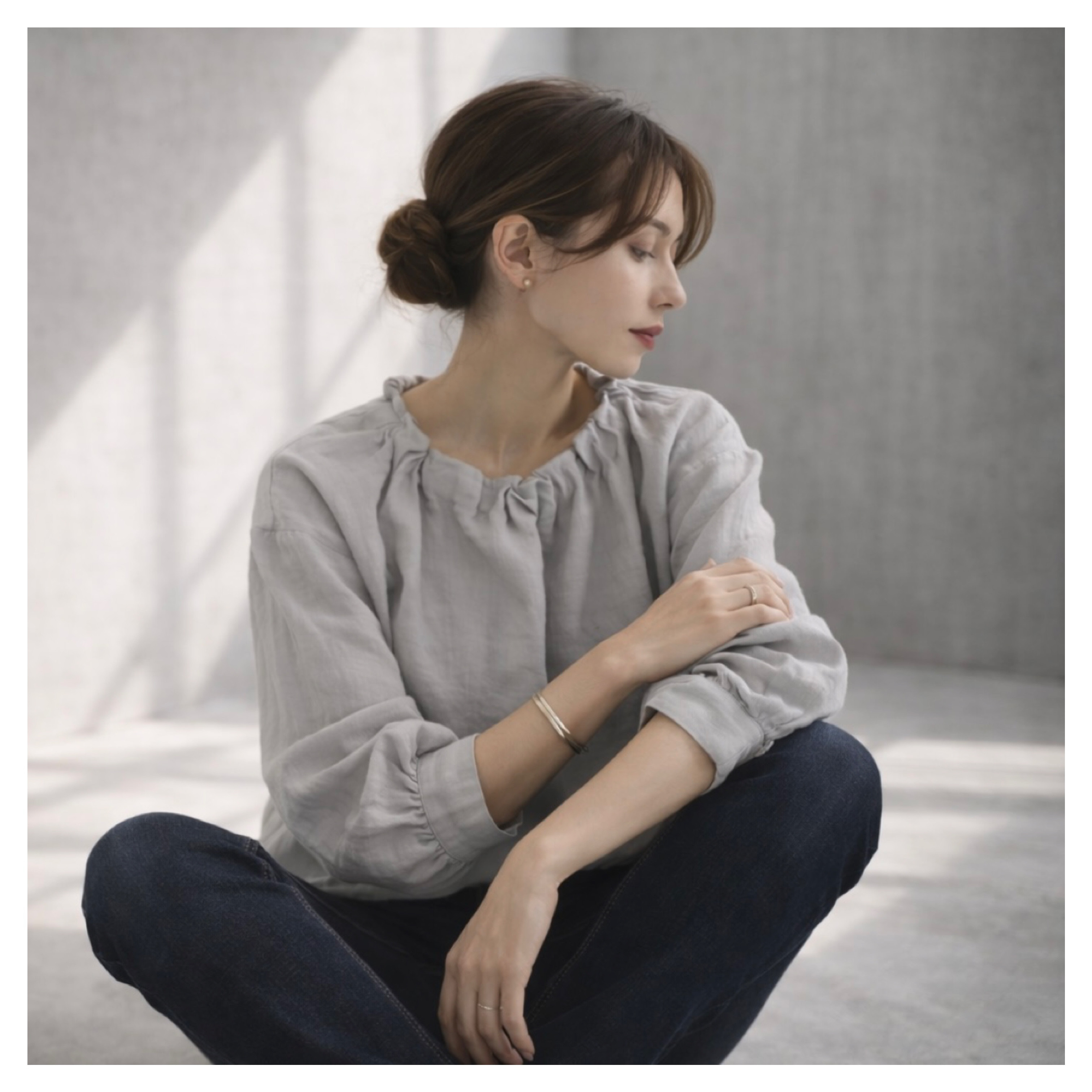 こだわりリネンギャザーブラウス／くったり柔らか上質なベルギーリネンギャザーブラウス／シルバーグレー