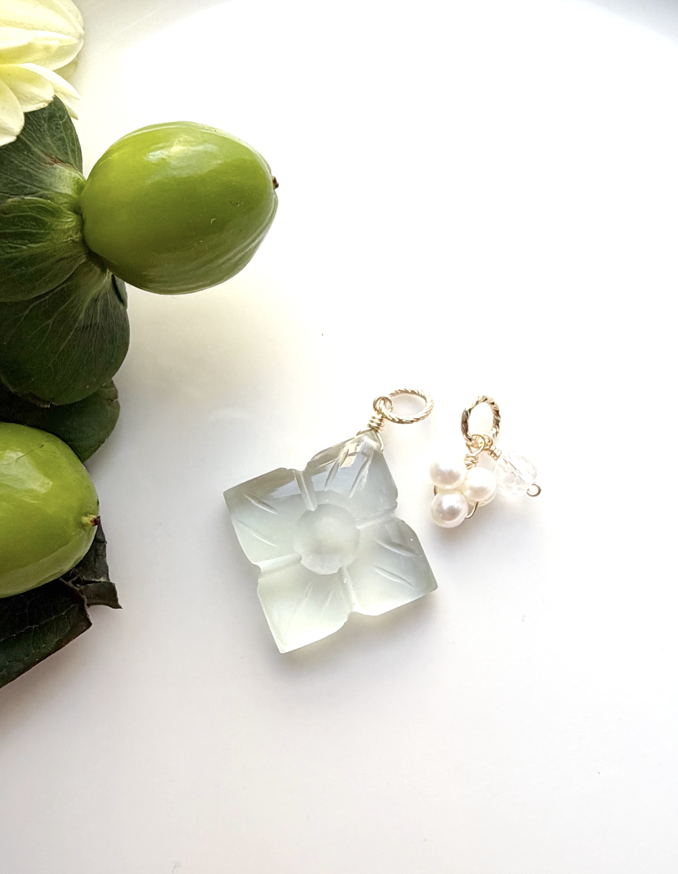 【選べる天然石】14KGF カランコエカットグリーンアメジスト 淡水パール×水晶 ネックレスチャーム2点セット