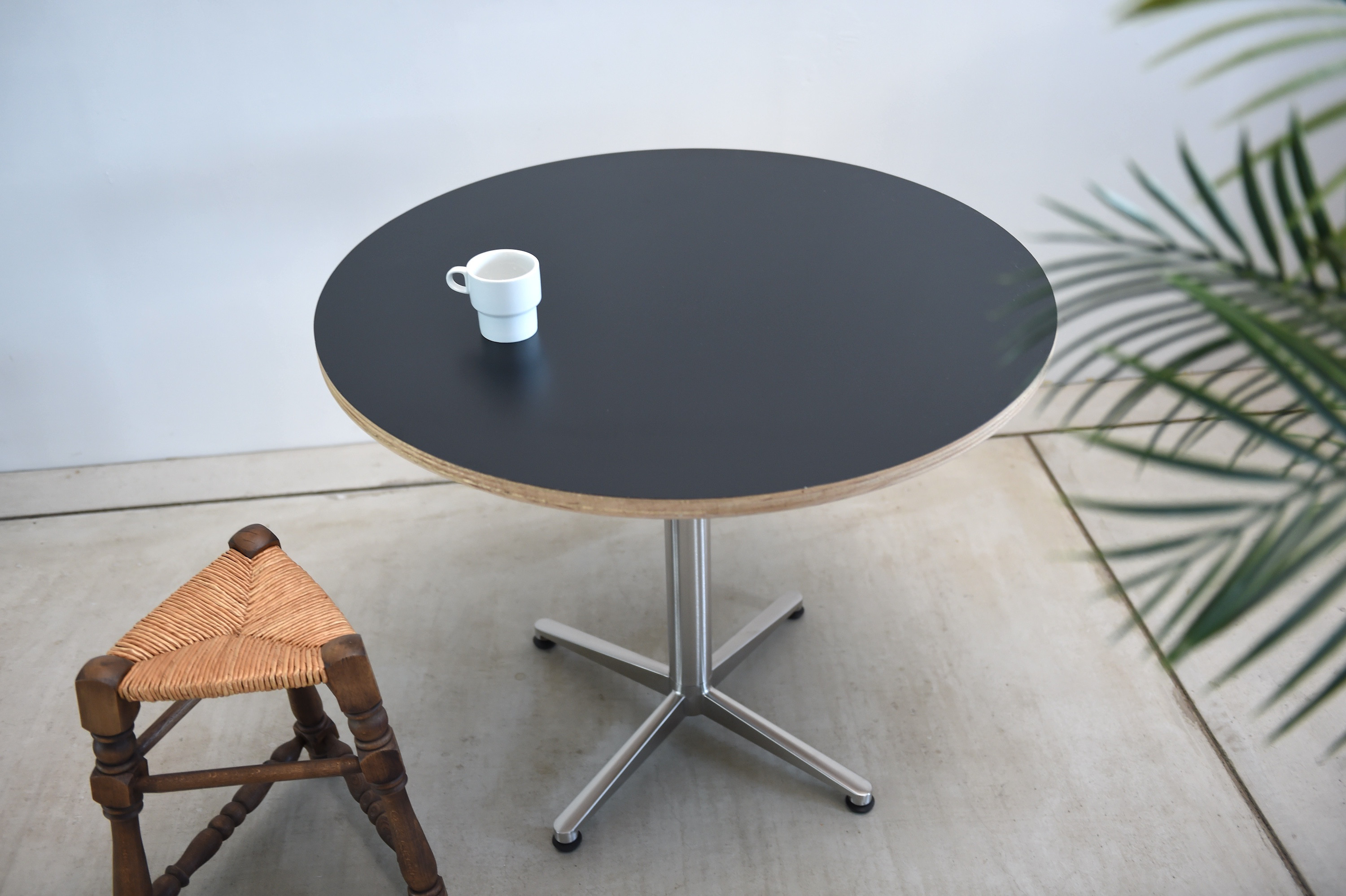 Round cafe table / ラウンドカフェテーブル