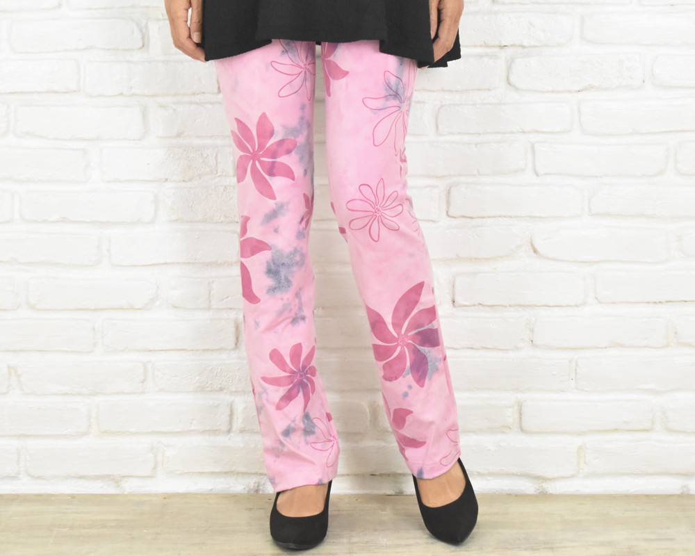 極上の穿き心地！ティアレ柄のストレートストレッチロングパンツ　ピンク