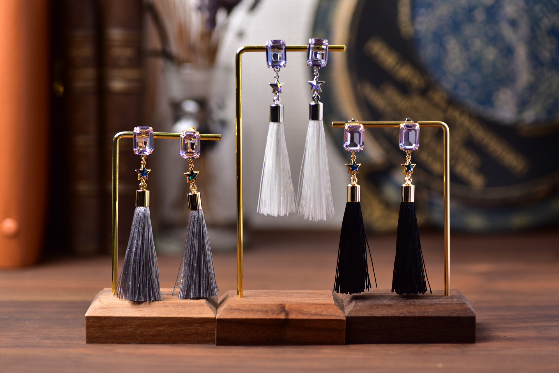 Comet tassel：アレキサンドライトスワロフスキー｜ピアス・イヤリング