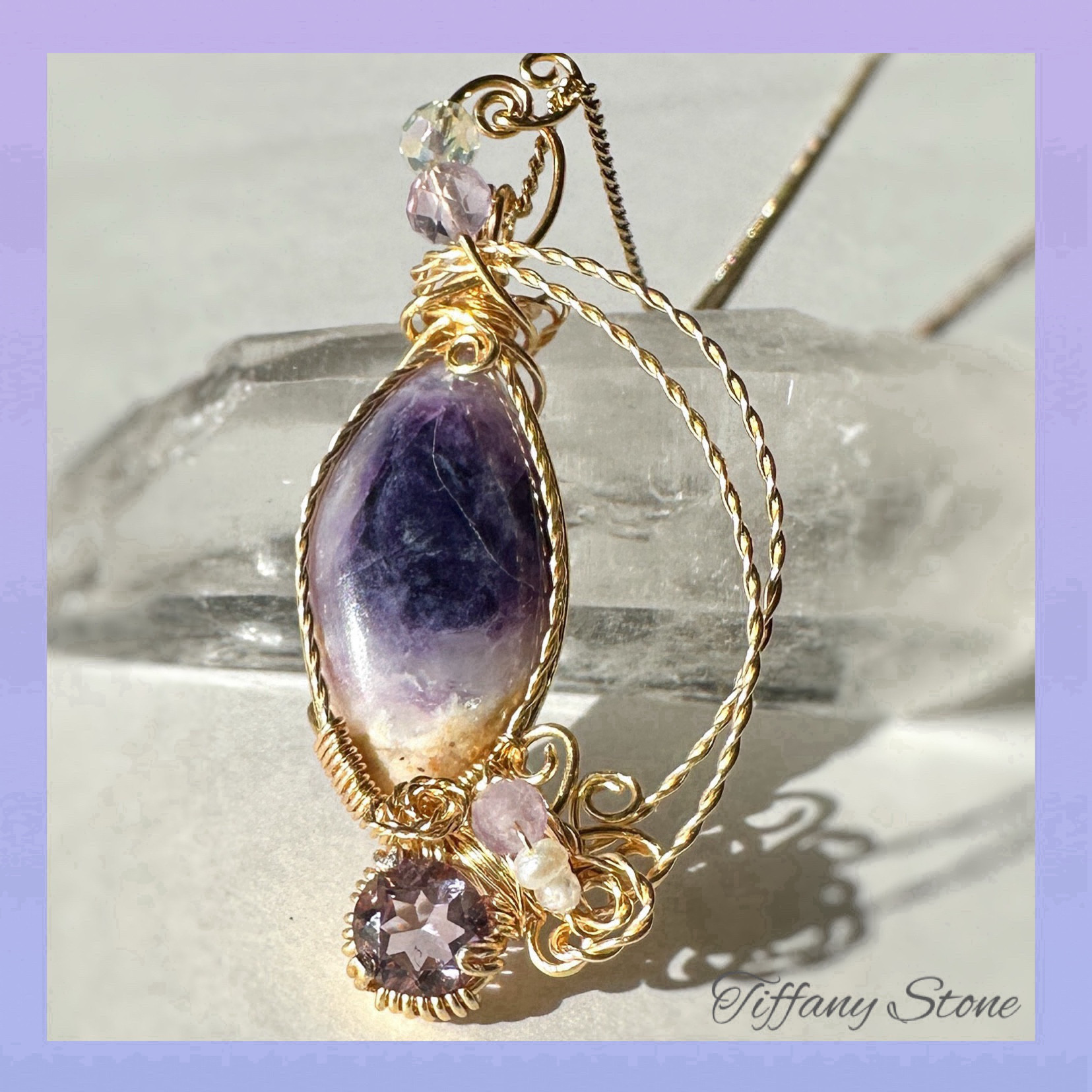 魅惑の深紫✴︎ 希少石ティファニーストーンのワイヤージュエリー