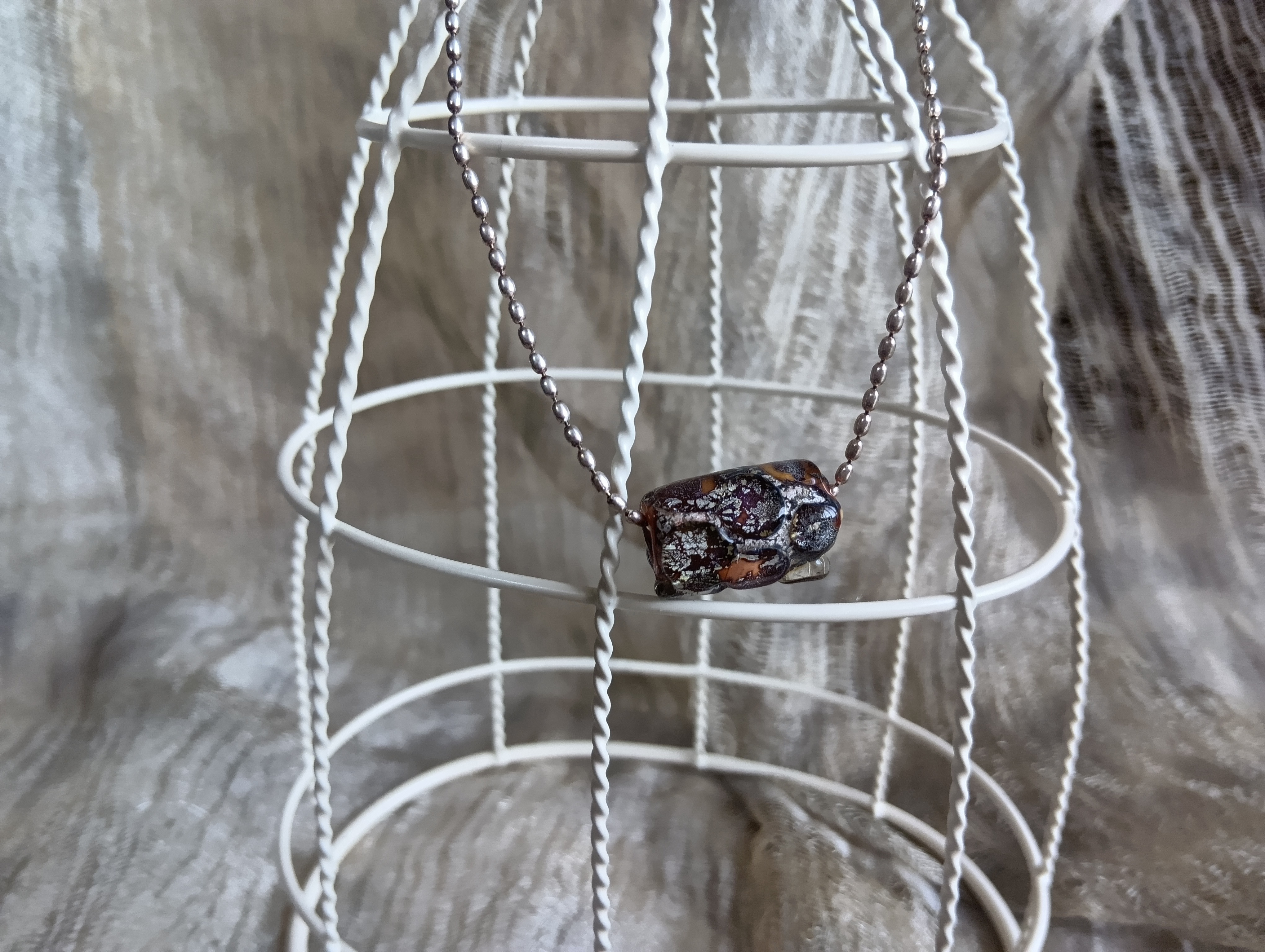 とんぼ玉銀箔入りドット模様シルバーネックレス