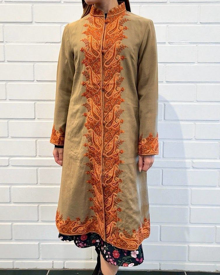 ロングコート 秋冬 メリノウール×シルク刺繍 インド製 伝統工芸 手刺繍 ベージュ×オレンジ  温もり コート