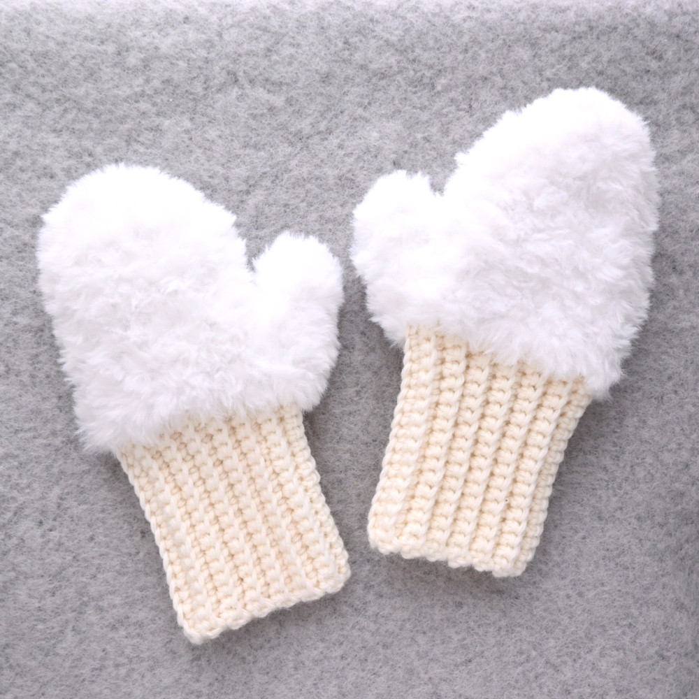 指先を出せるミトン♪ウール毛糸×ふわふわファー《スノーホワイト》