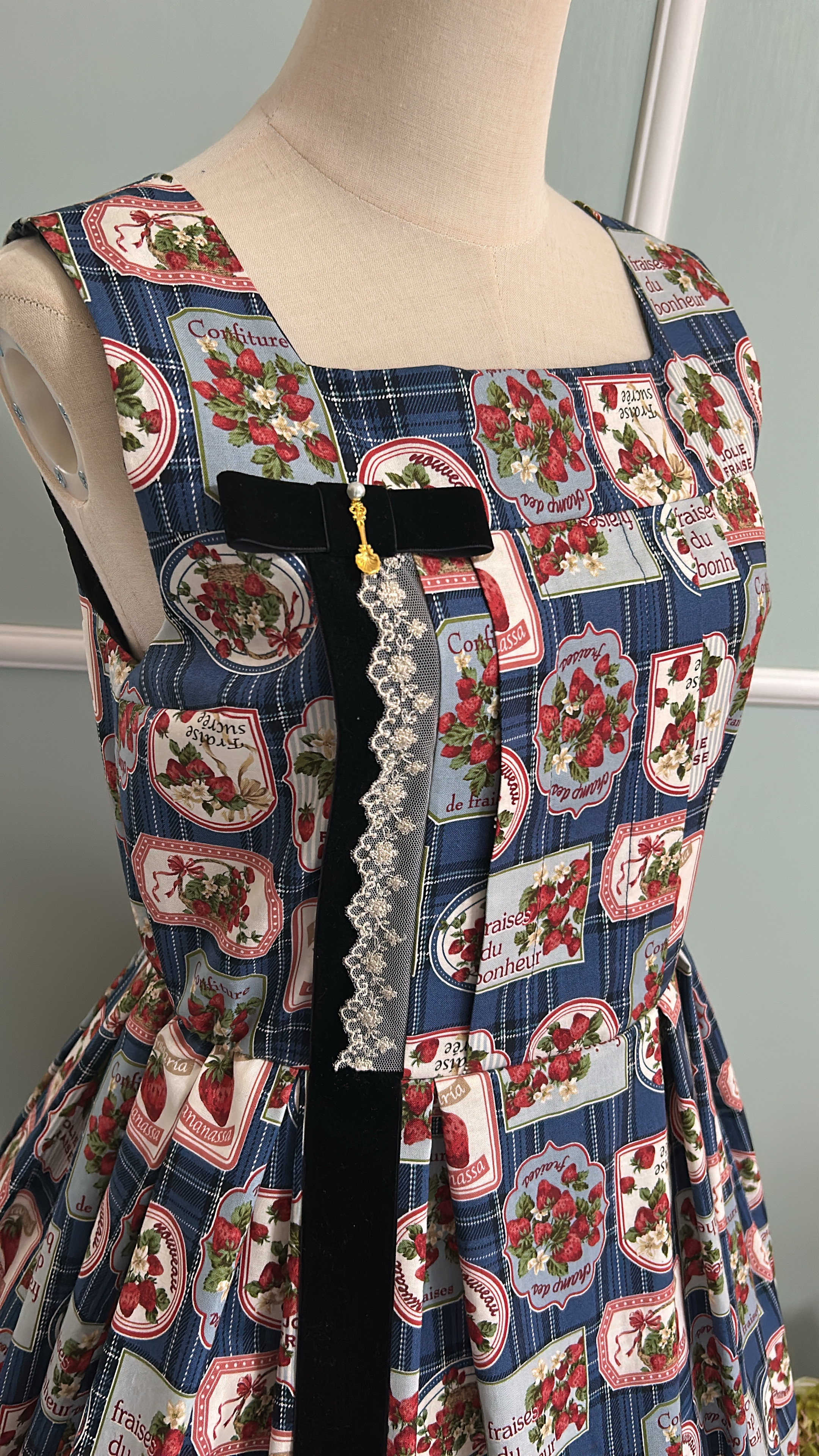 【いちご畑】（青）