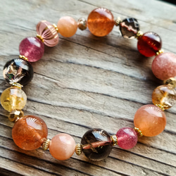 ◇マニカラン水晶レッドフラワーファントムのブレスレット