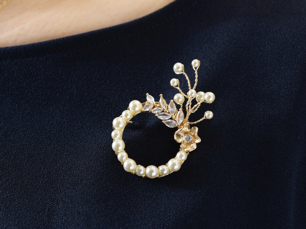 【 ブローチ 】パール 霞草 ビジュー 葉っぱ ( 卒園式 卒業式 入園式 入学式 大人フォーマル2026 )