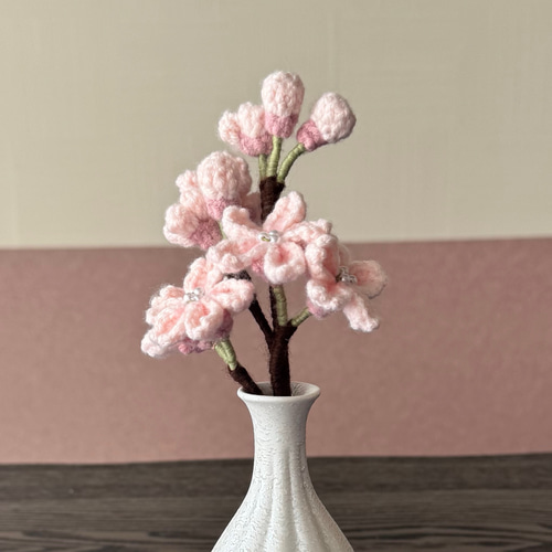 春を飾るかぎ針編みの桜/つぼみから満開まで』編み物 枯れない花