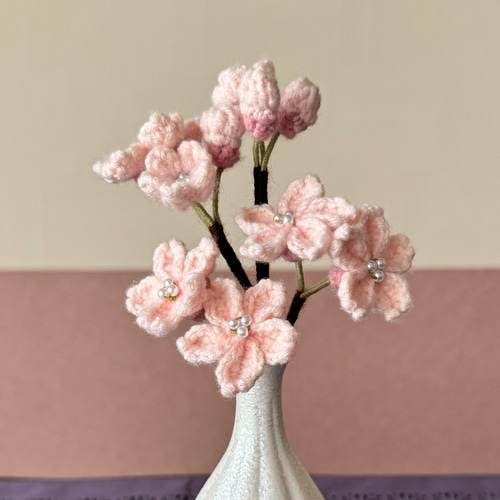 春を飾るかぎ針編みの桜/つぼみから満開まで』編み物 枯れない花