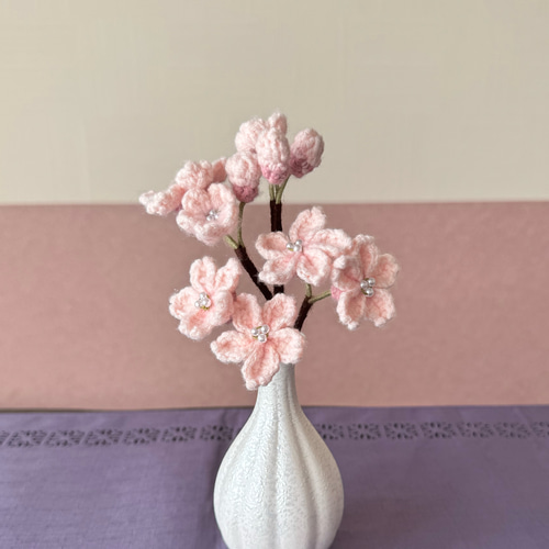 春を飾るかぎ針編みの桜/つぼみから満開まで』編み物 枯れない花
