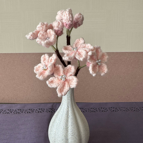 春を飾るかぎ針編みの桜/つぼみから満開まで』編み物 枯れない花