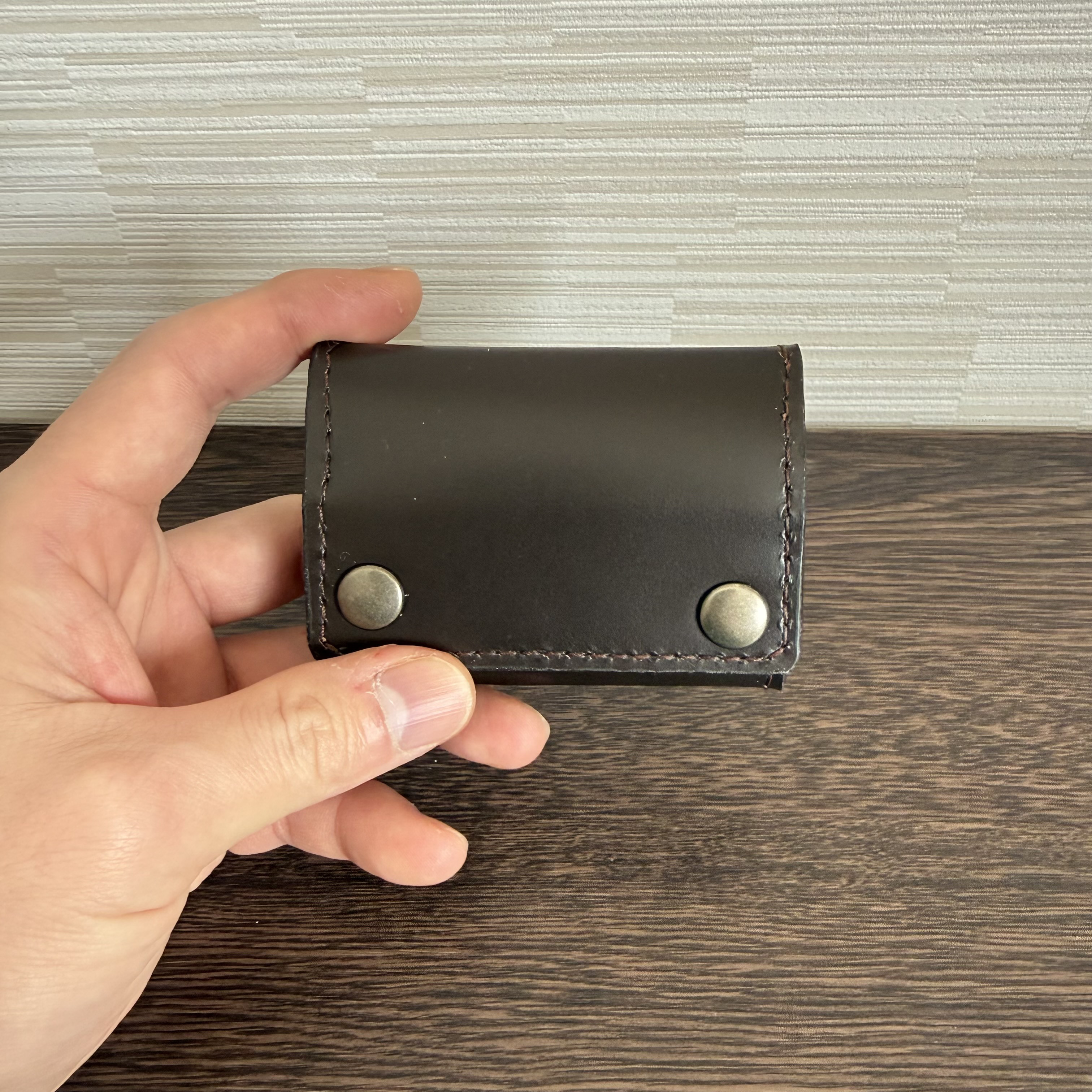 手の収まりが最高な小銭入れ｜CP96