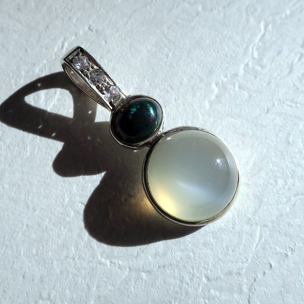 オパール ムーンストーン キャッツアイ【猫目石】ペンダント シルバー エレガント 天然石ジュエリー