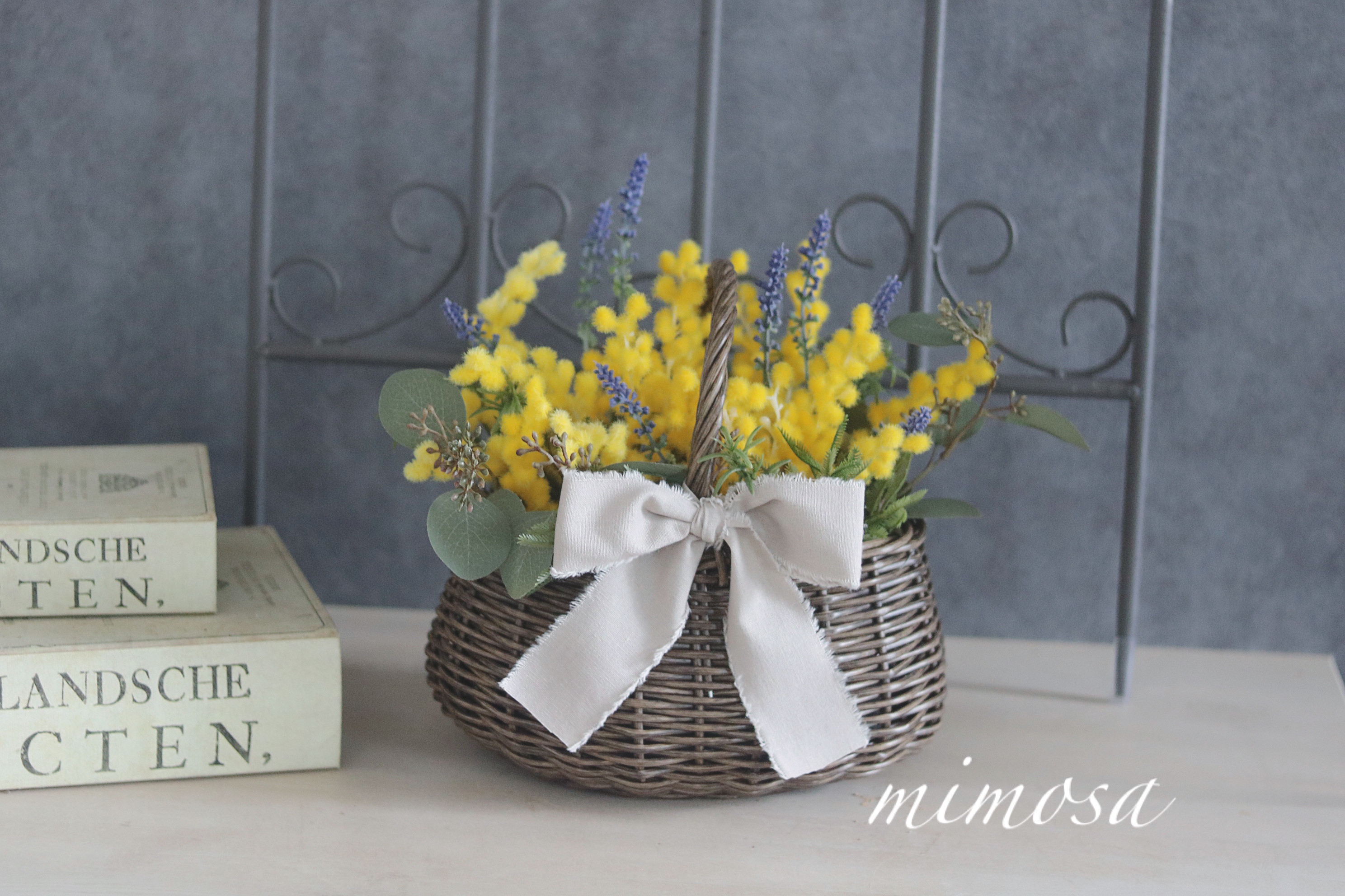 sold out☆大切な方へのプレゼントに♡大人気ミモザとユーカリ・ラベンダーのバスケットアレンジ