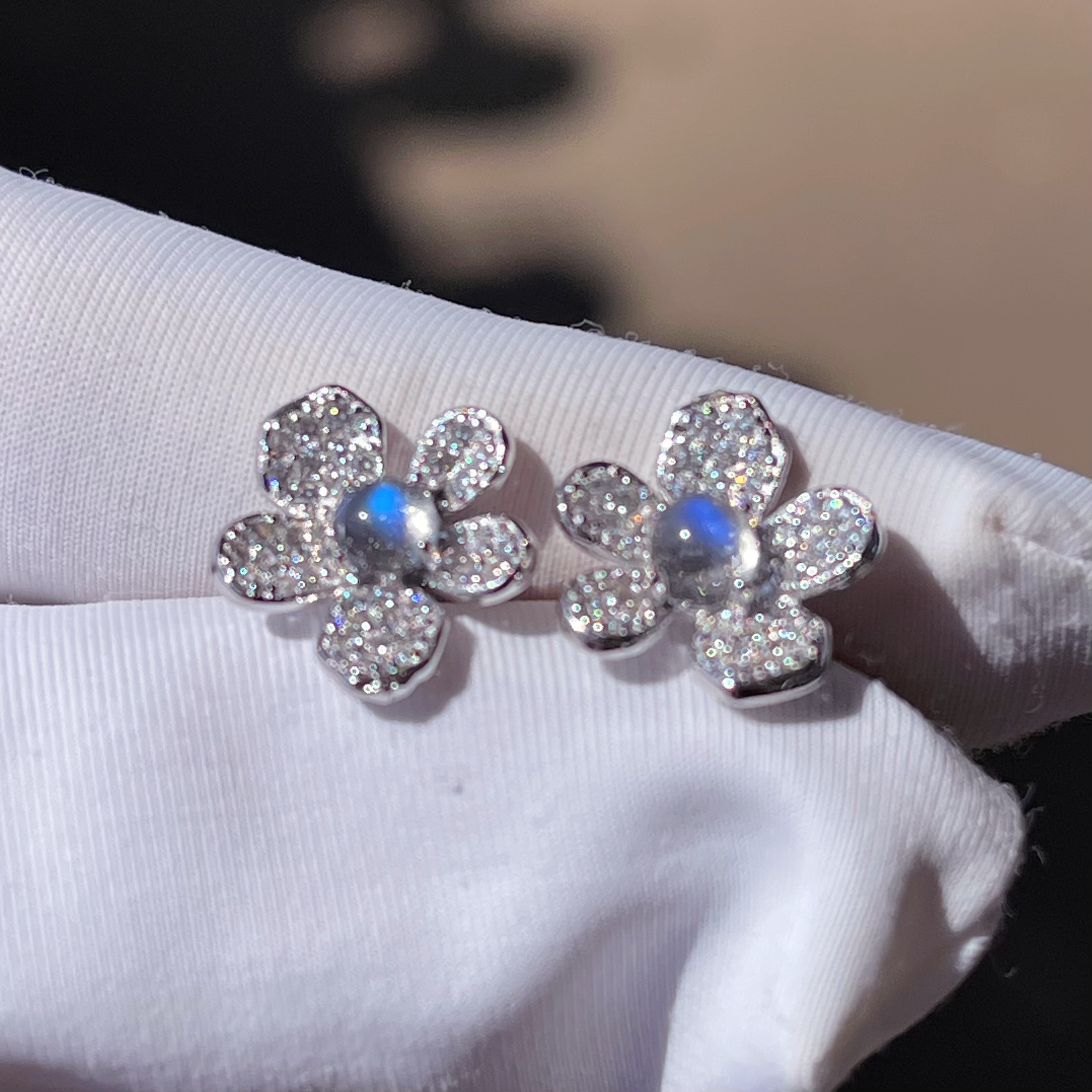 純銀製♡天然石♡ローヤルブルームーンストーン♡可愛い花ピアス