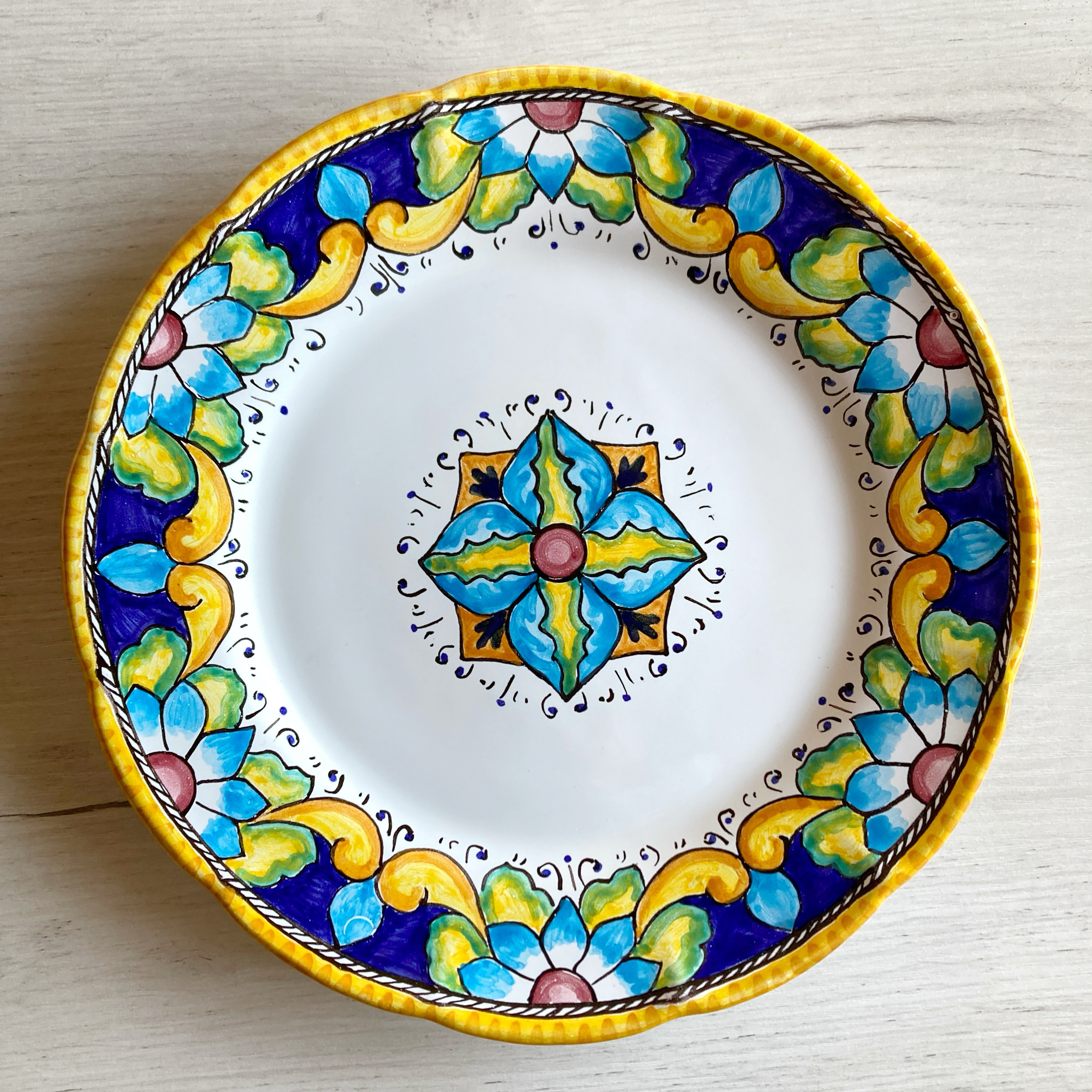 ディナー皿 26cm  centraleマヨリカ焼き イタリア陶器  GEO082 5,005円