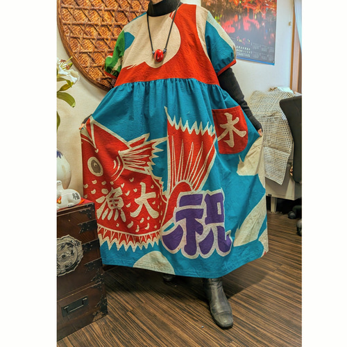 大漁旗の柿渋染めワンピース 古布リメイク ワンピース 着物リメイク