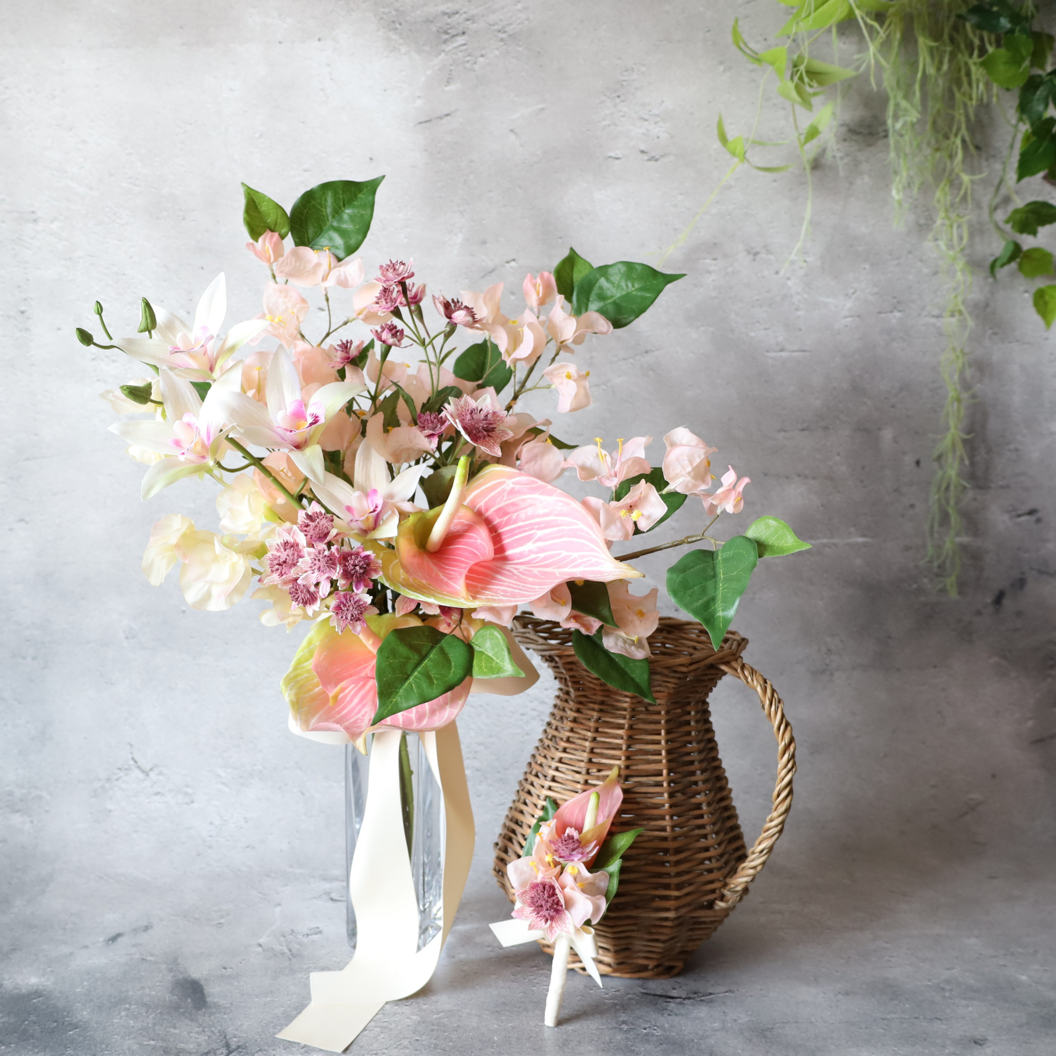 “軽やかに揺れるサーモンピンクのナチュラルブーケ“　クラッチブーケ　ブーゲンビリア　ブライダル　ウェディング　結婚式