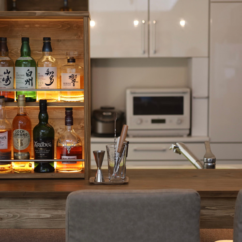 ウイスキーラック LEDライト付き ウイスキー棚 ウッドラック ホーム