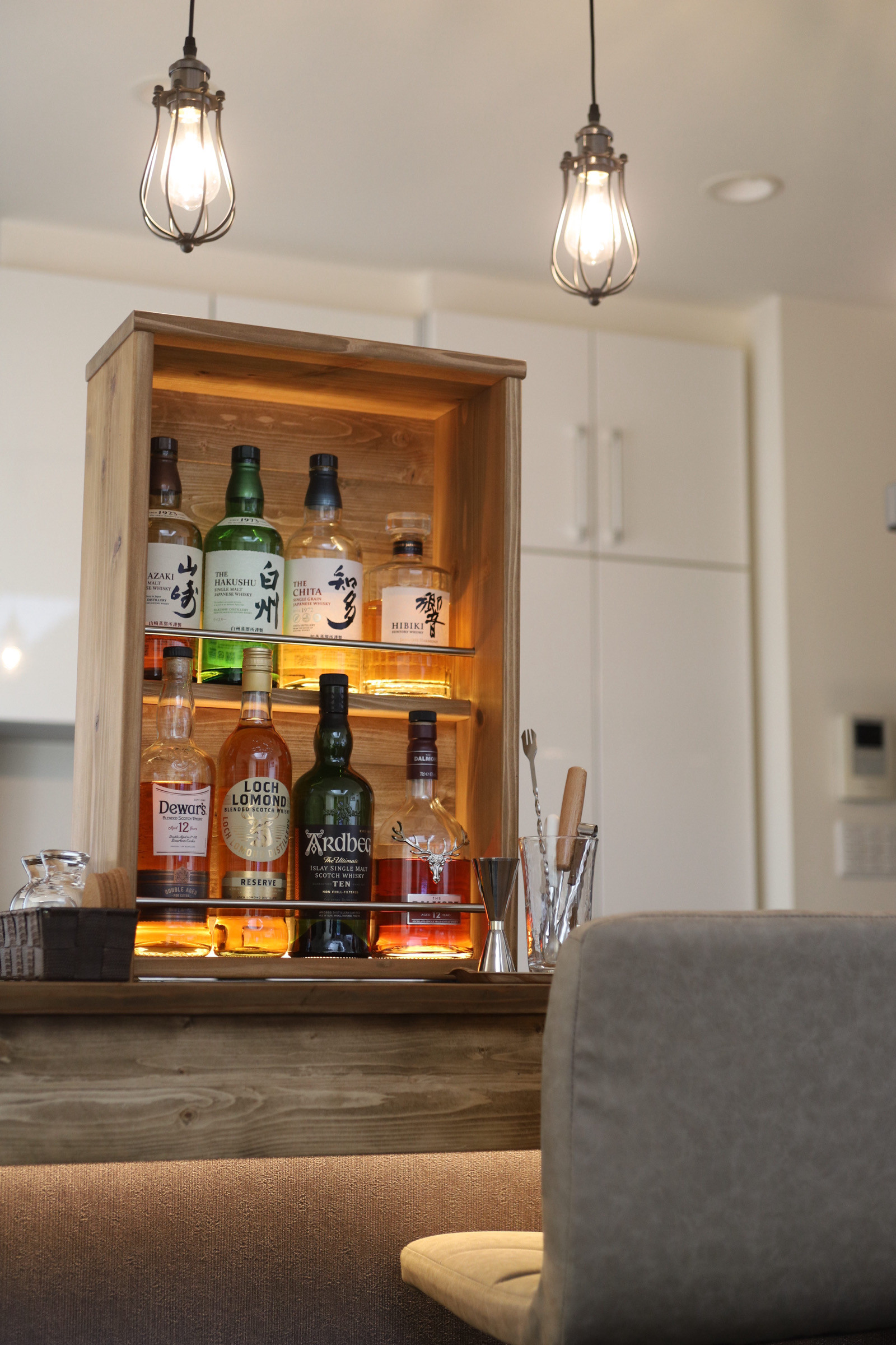 ウイスキーラック　LEDライト付き　ウイスキー棚　ウッドラック　ホームバー　ヴィンテージ