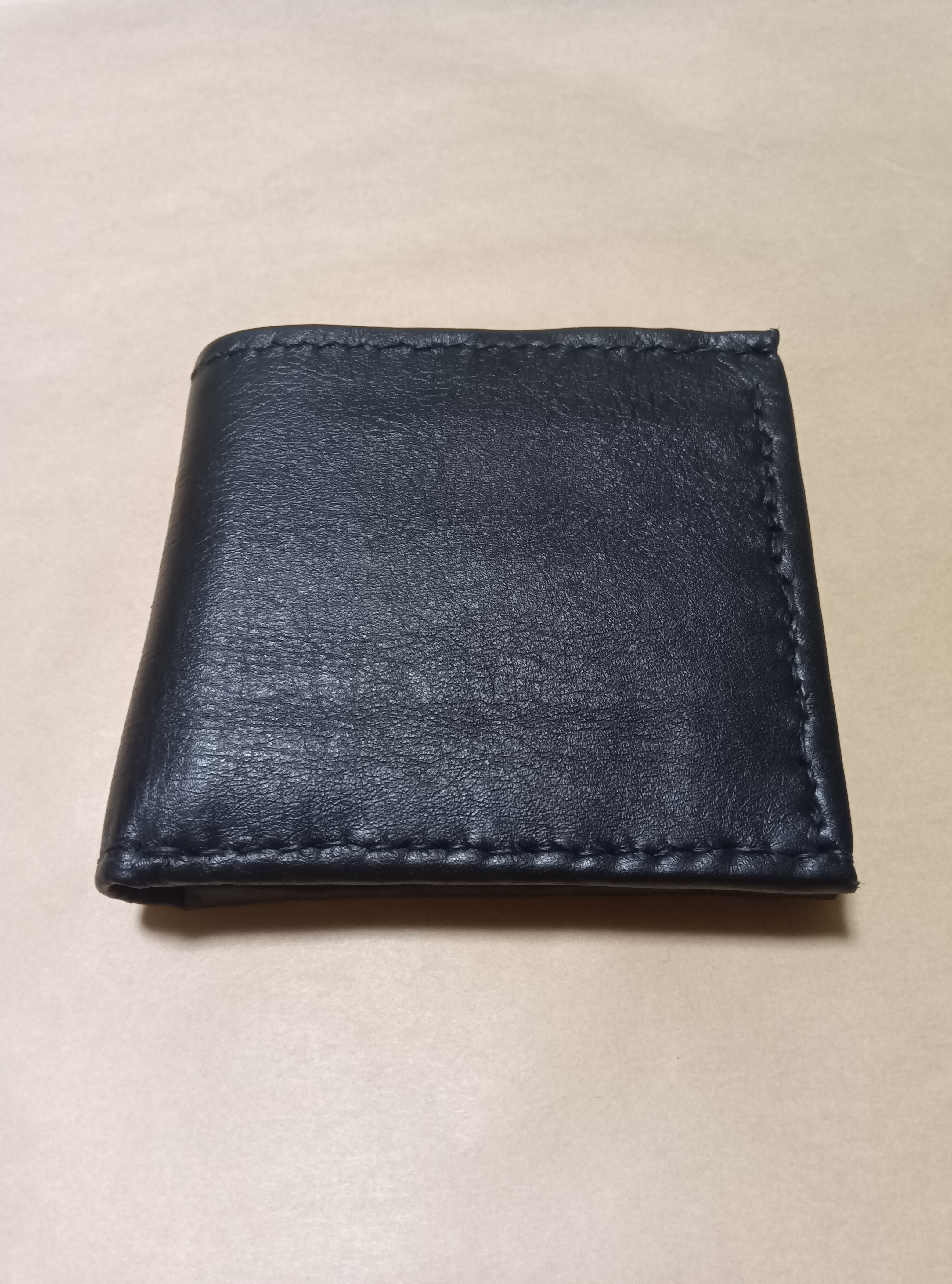 カードがたくさん入る二つ折り財布