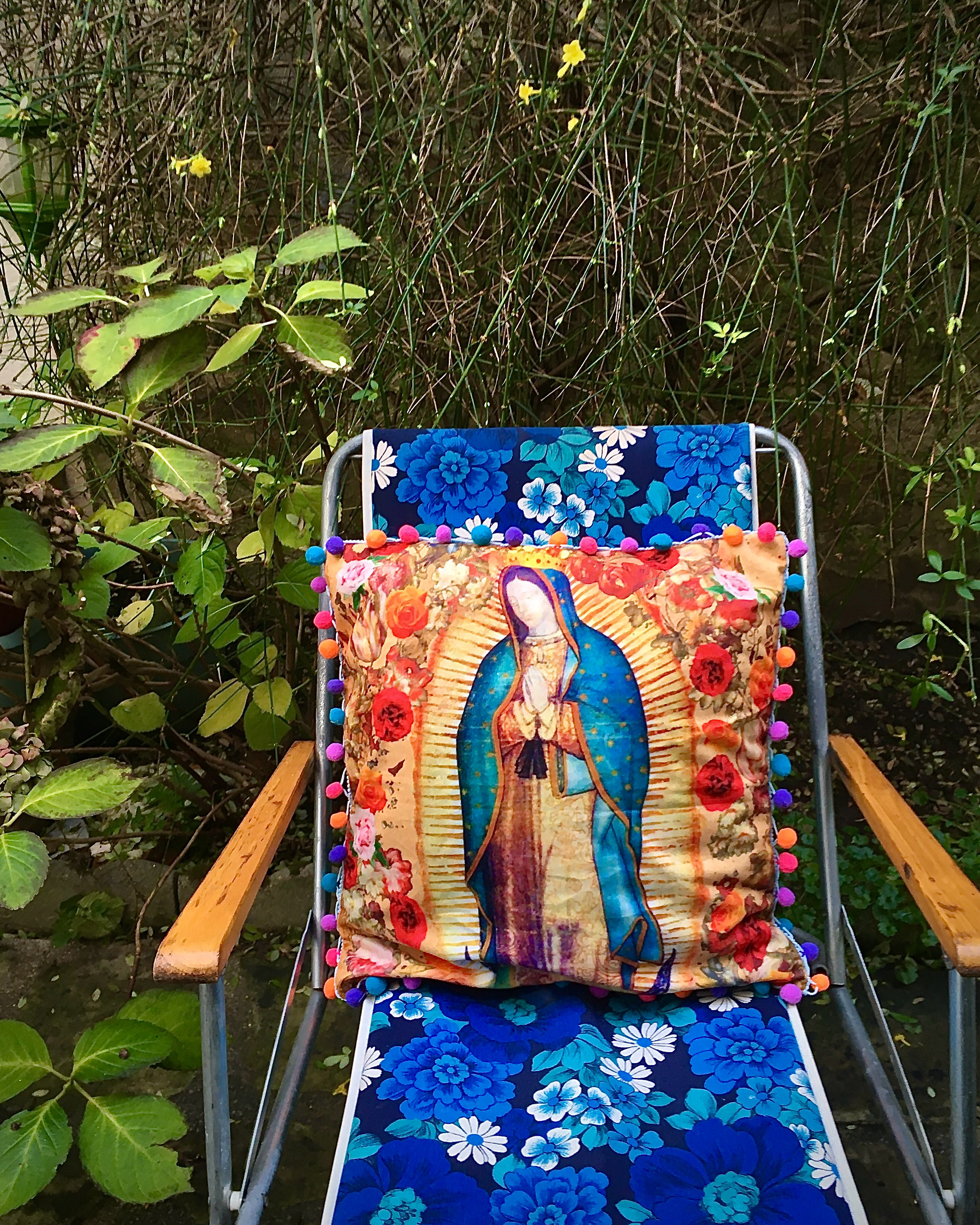 Guadeloupe マリア様 メキシカン バンダナ生地クッションカバー フランス製