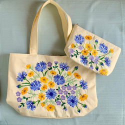 ぐるっとお花刺繍のスクエアバッグ(優しい色) トートバッグ AZmama