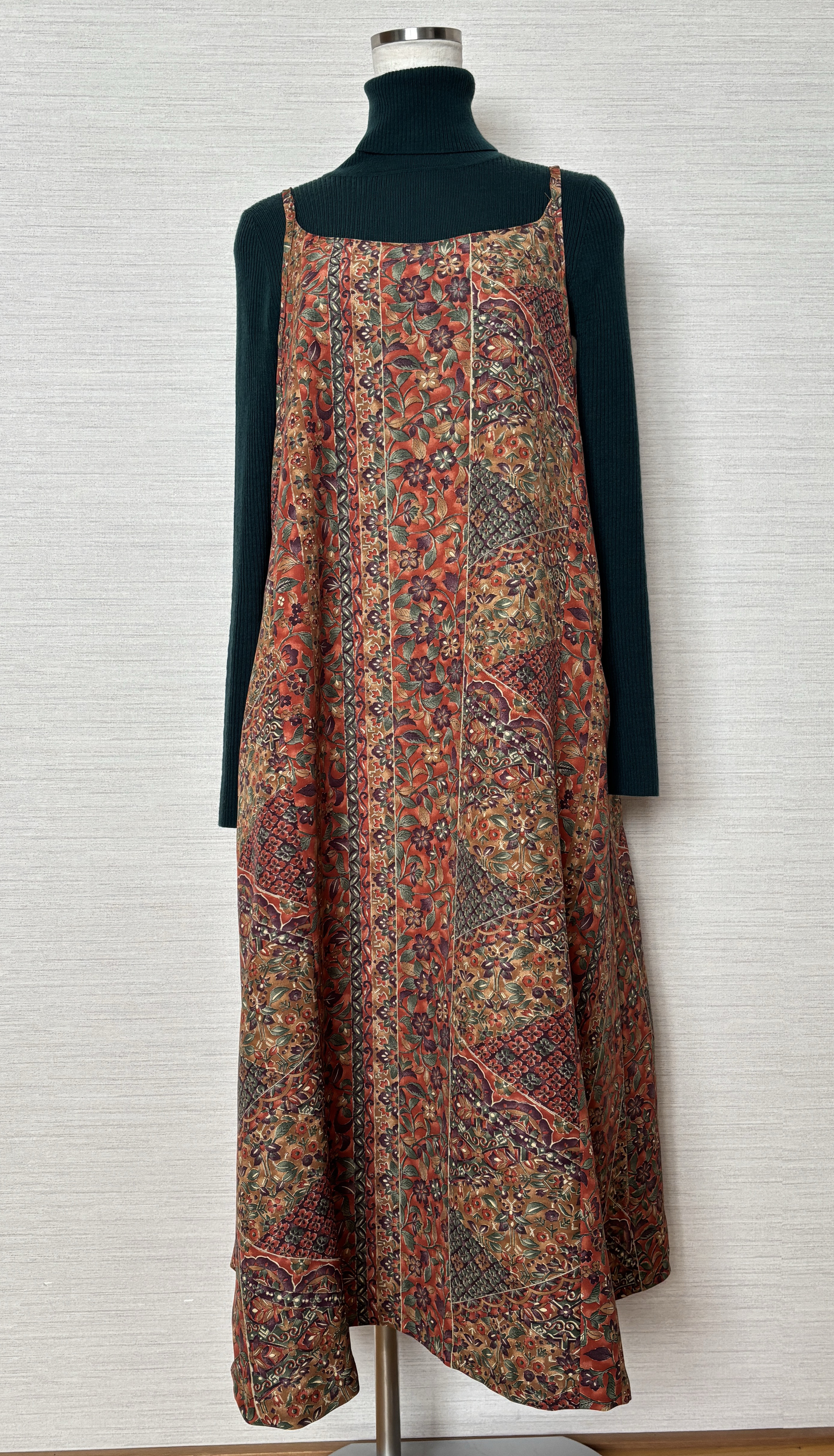 更紗紋様のキャミソールワンピース