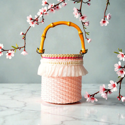 値下げ】一閑張りバック 黒猫と藤花 巾着袋付き 持ち手バンブー かご