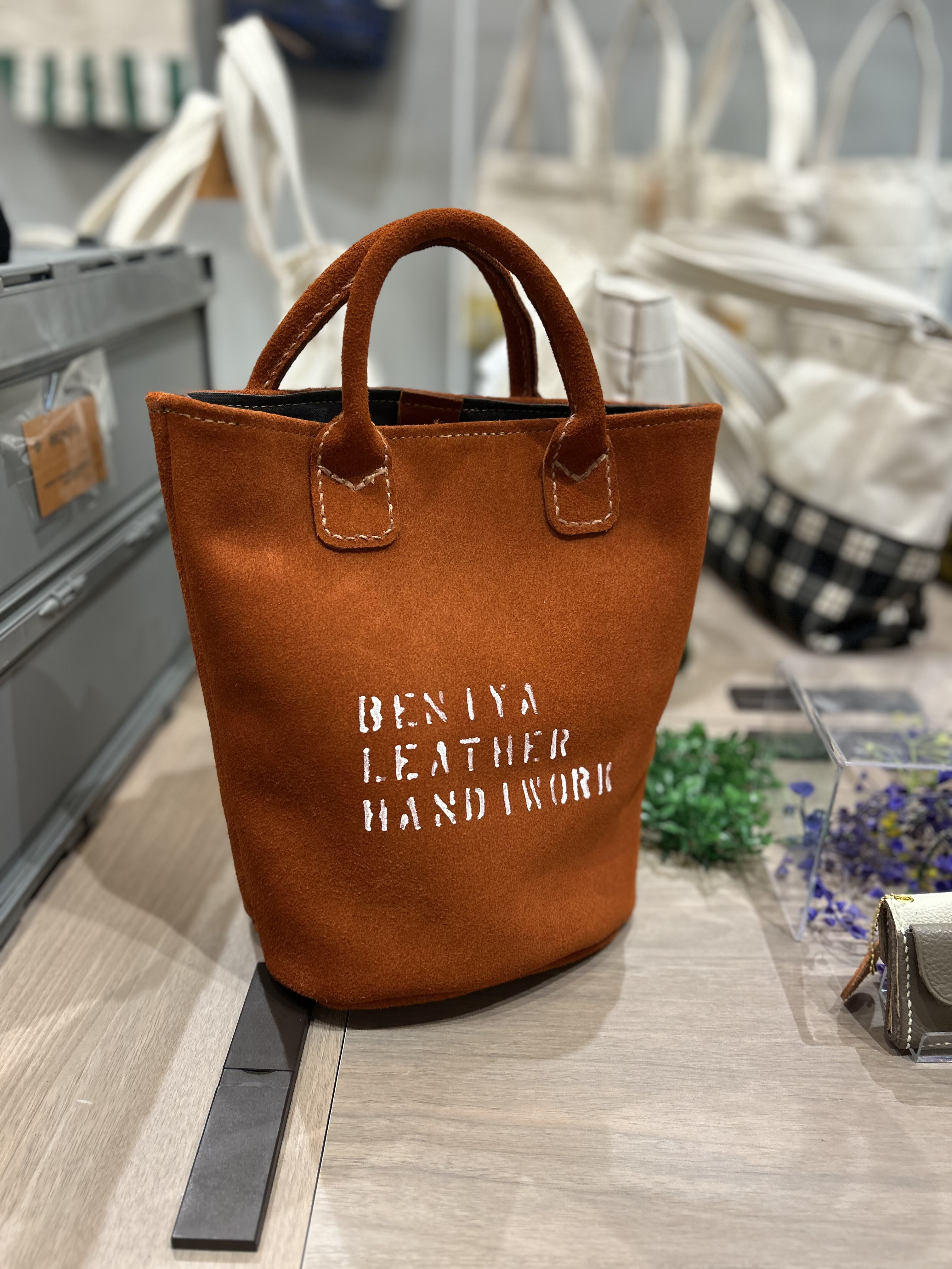 バケツトートバッグ　牛革スエード赤茶色