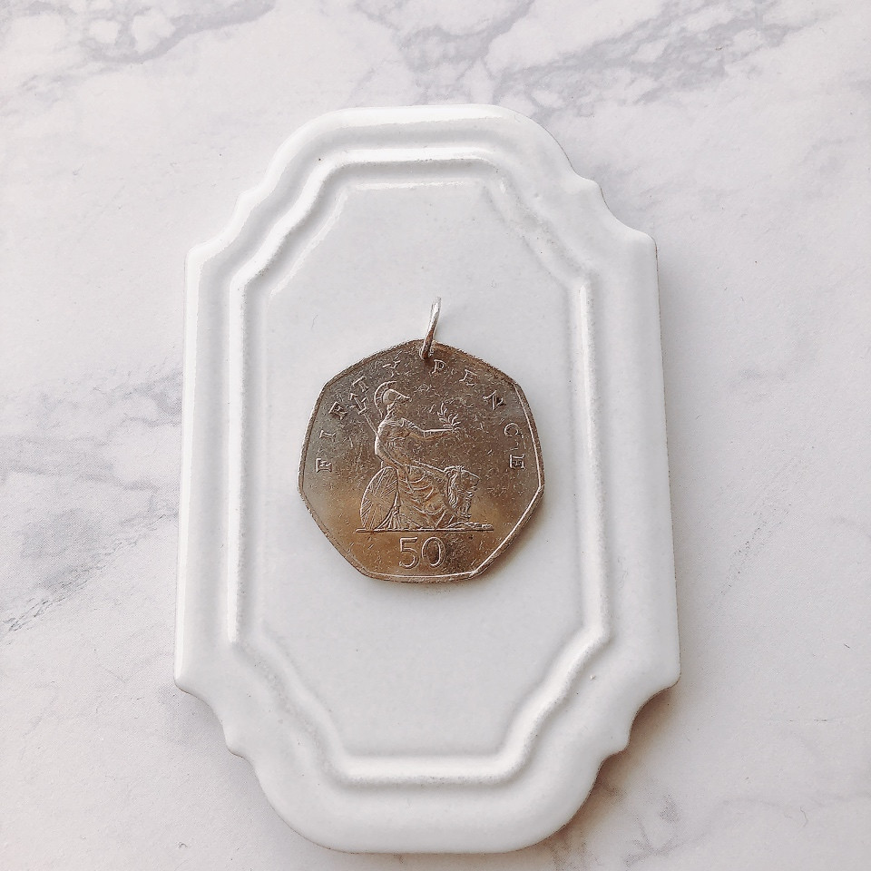 ヴィンテージコインペンダントトップ　ELIZABETH by Émeri