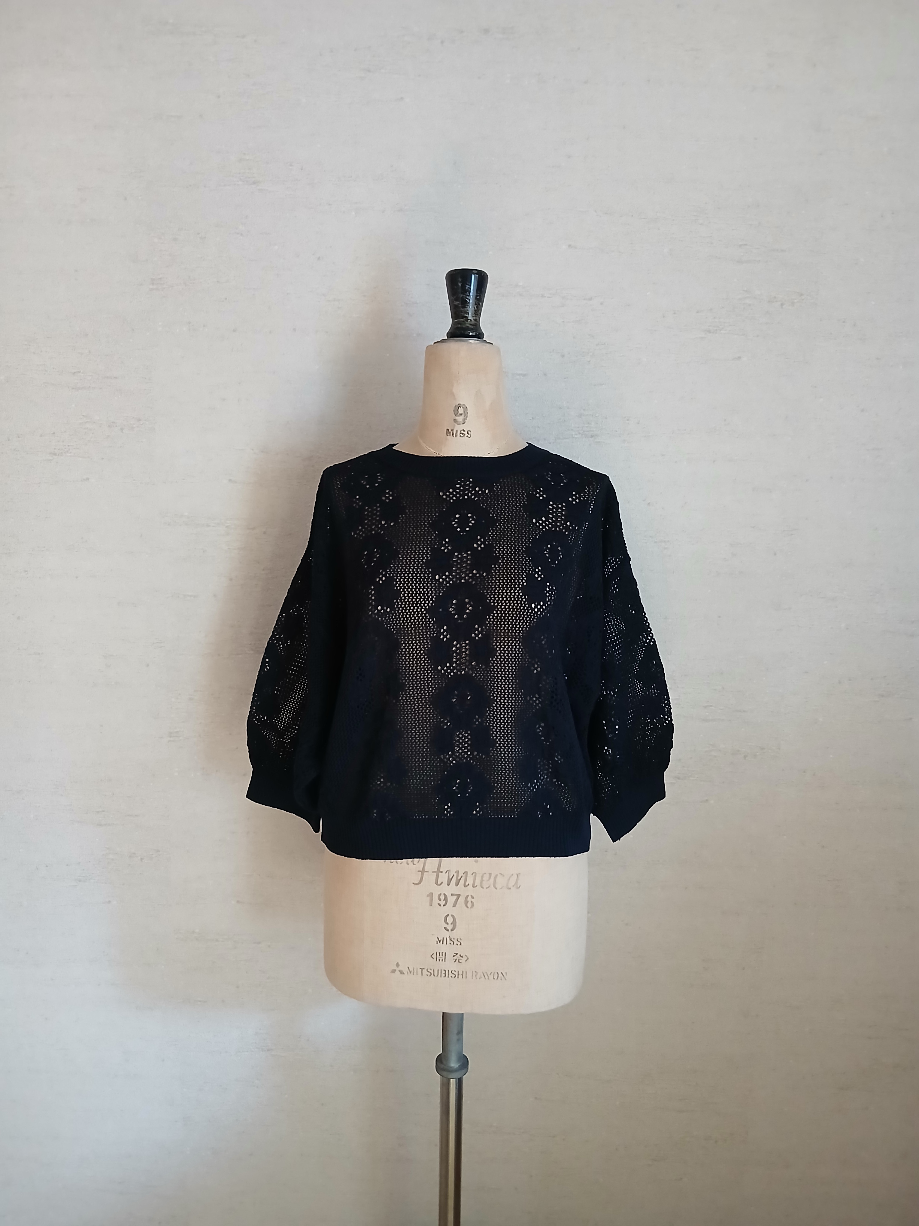 【2026♡新作】コットン混フラワー透かしプルオーバー（8分袖）ブラックネイビー