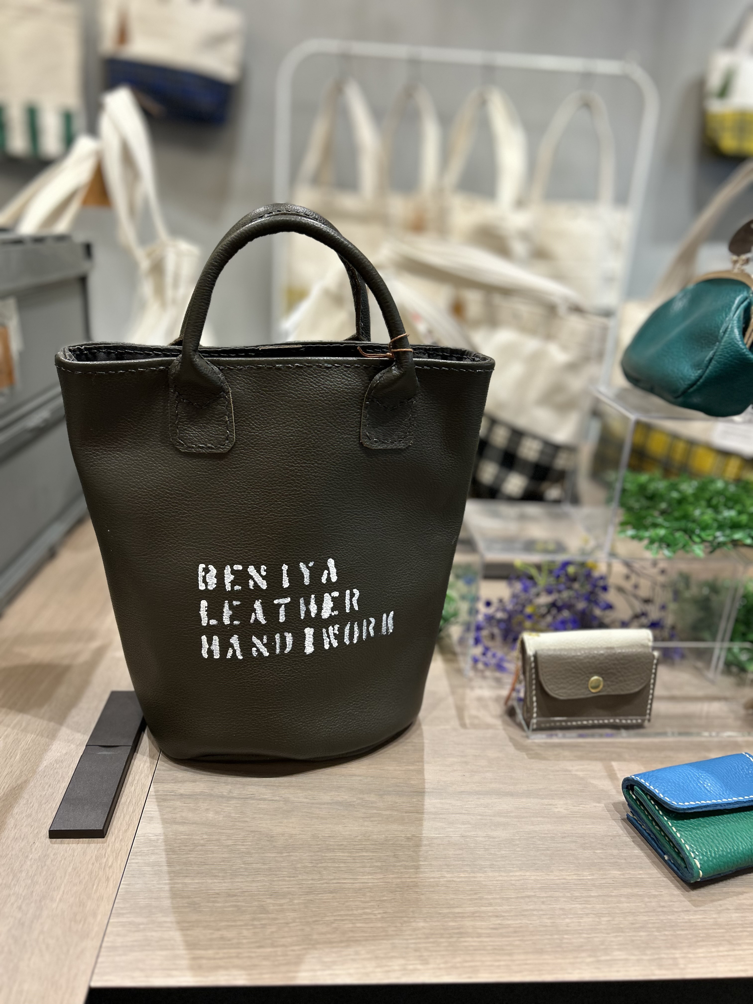 バケツトートバッグ　牛革　モスグリーン