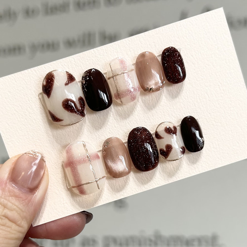 マグネットのチェック柄と手書きハートのバレンタインネイル ネイル