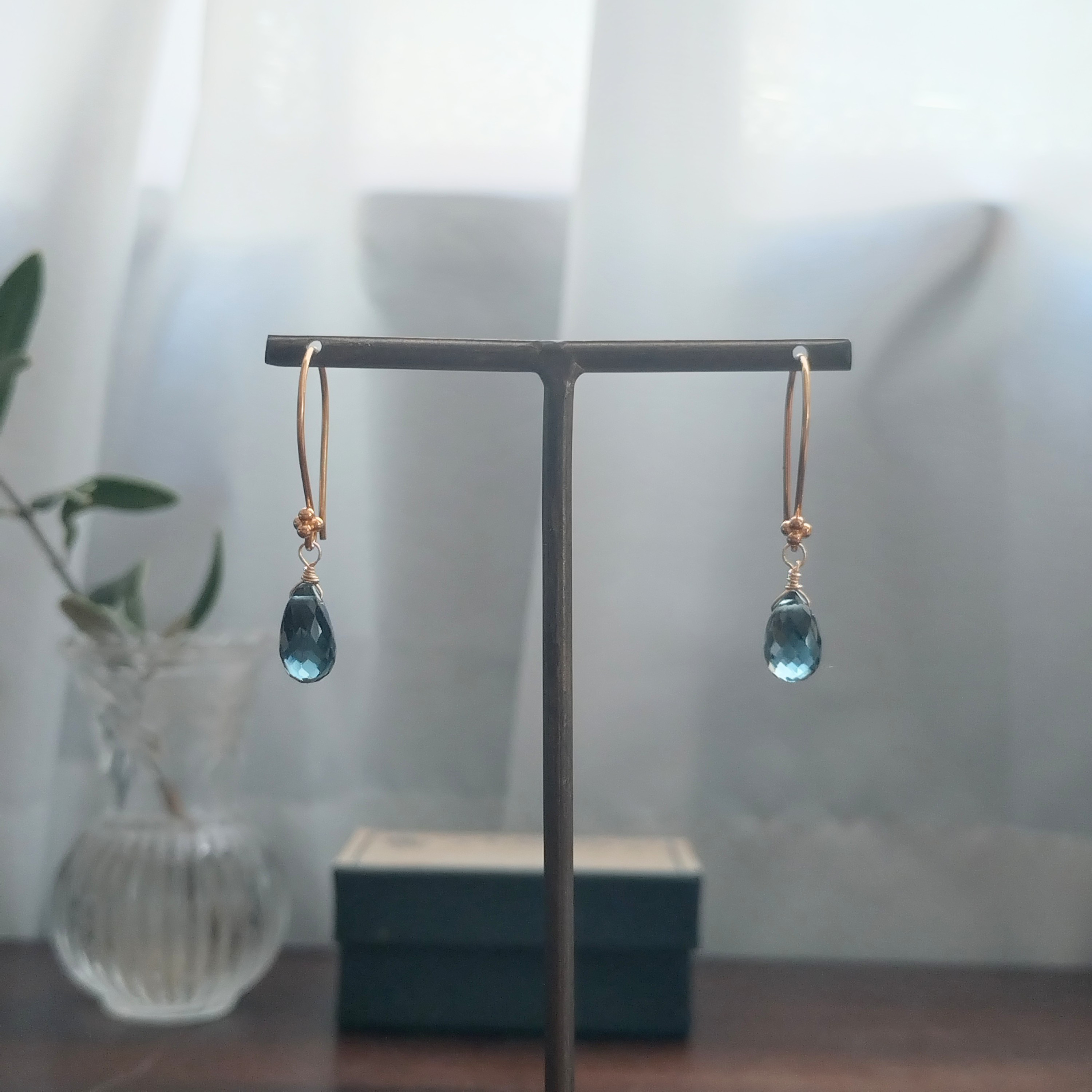 24Kヴェルメイユ 宝石質大粒ロンドンブルートパーズのピアス／イヤリング