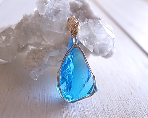 Kgf14 希少 アンダラクリスタル エレクトリックブルー ペンダントトップ アンダラクリスタル エレクトリックブルー ペンダントトップ 14kgf